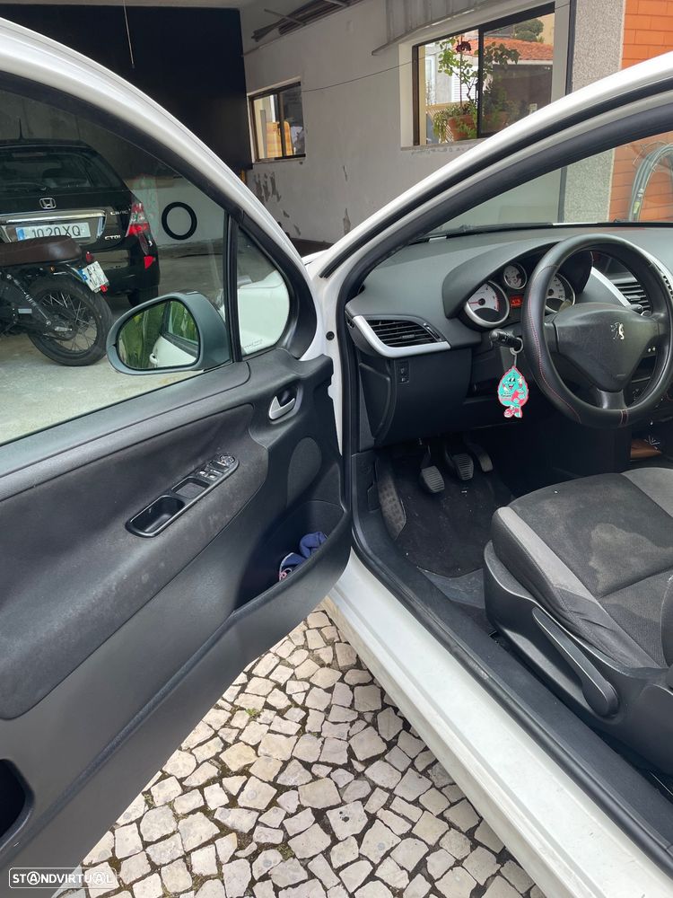 Peugeot 207 1.4 HDi Urban - 8