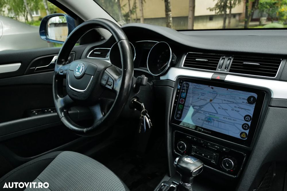 Skoda Superb 2.0 TDI Elegance DSG - 9