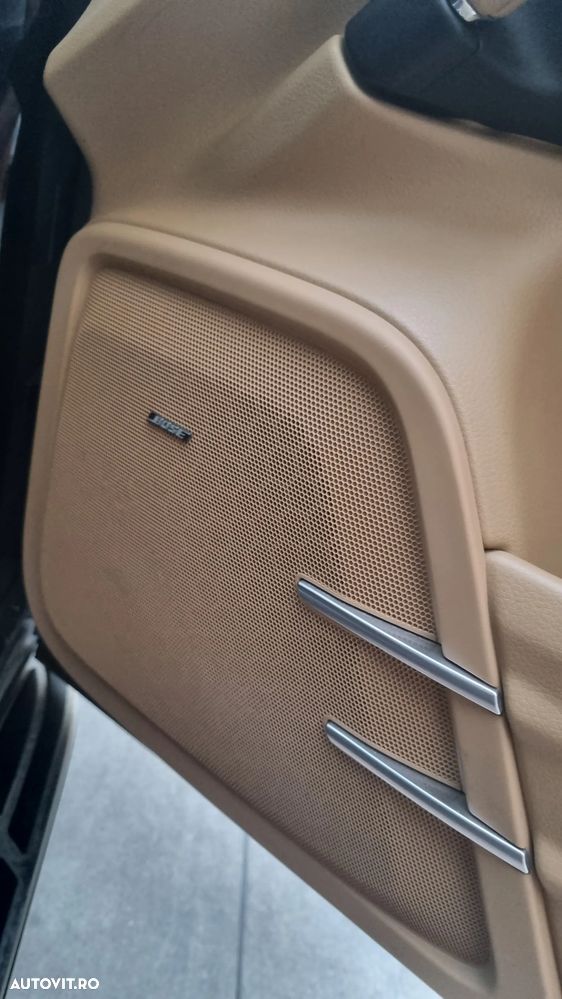 Porsche Cayenne 3.0 L - 13
