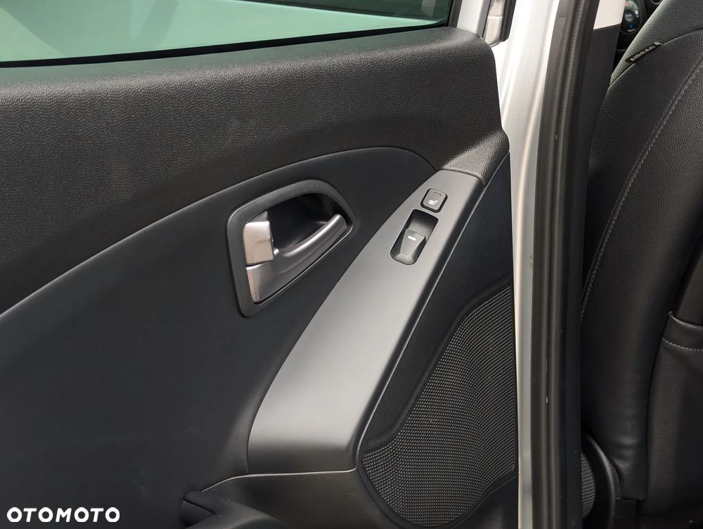 Hyundai ix35 1.7 CRDi 2WD blue Style - 35