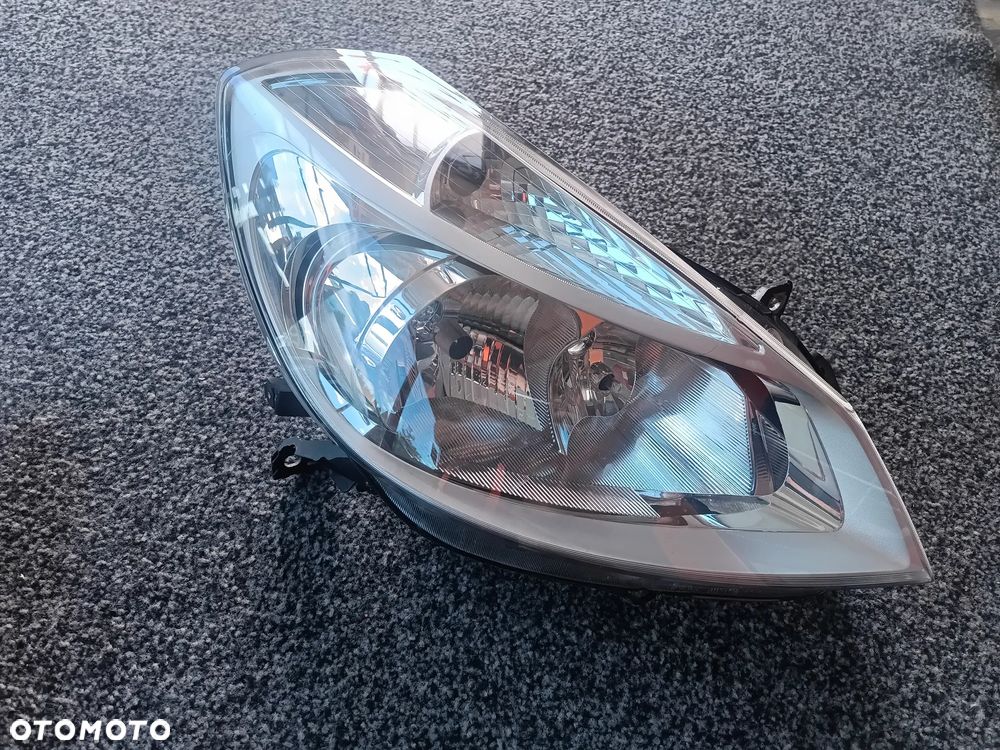 REFLEKTOR PRAWY LAMPA PRZÓD EU 8200459823 RENAULT CLIO 3 III 05-09