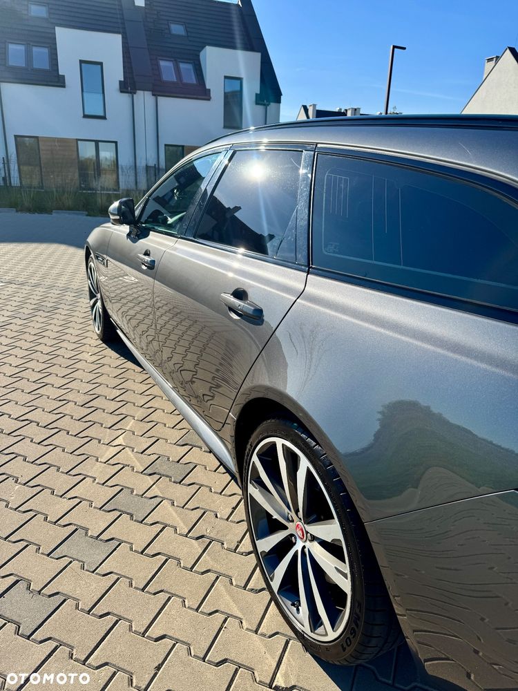 Jaguar XF 20d R-Sport - 12