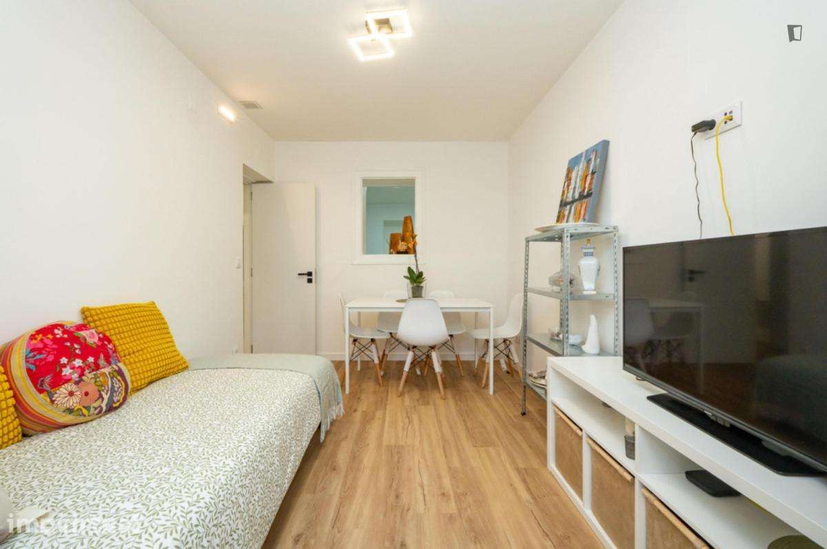 Quarto - localizado em Anjos Lisbon - Grande imagem: 5/6