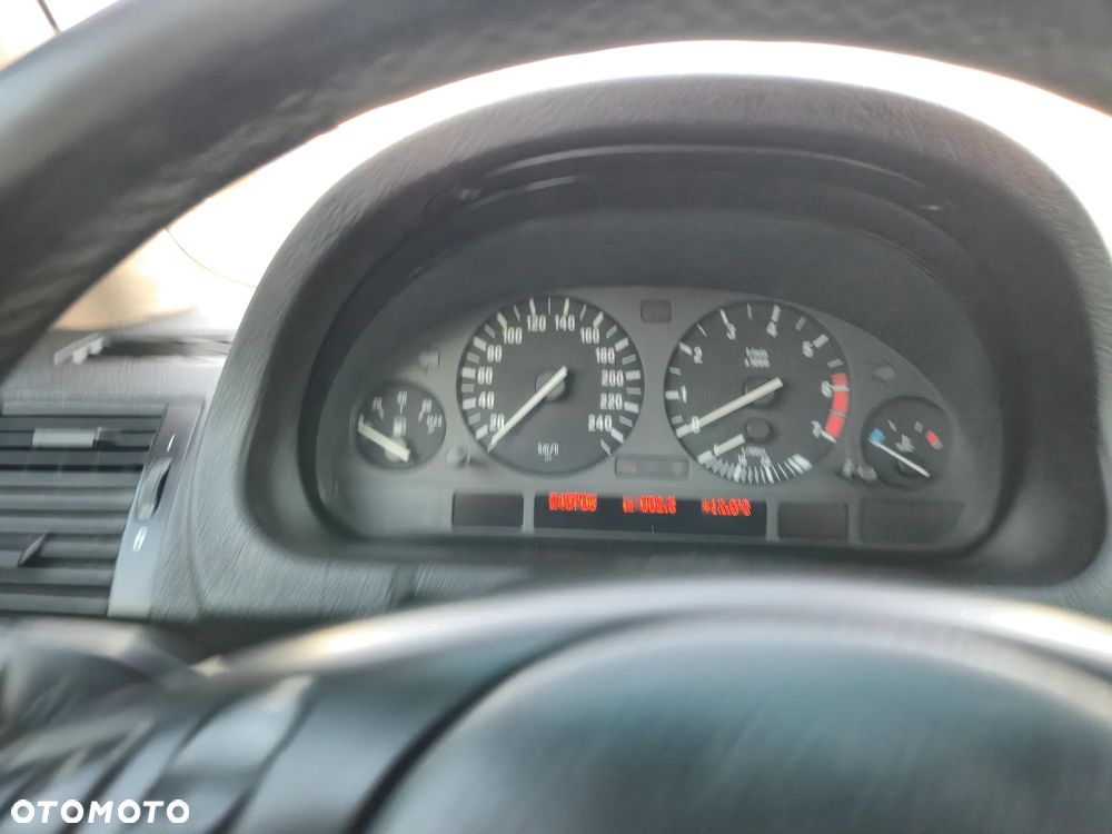 BMW X5 4.4i - 9