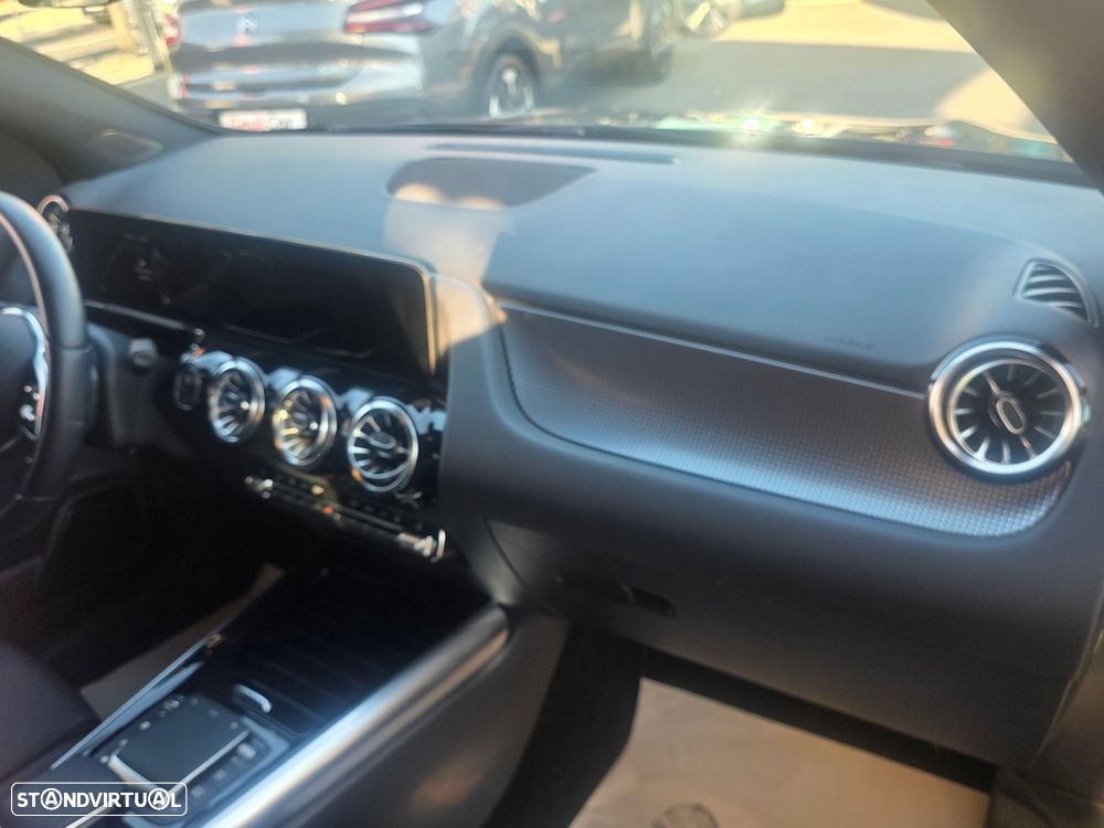 Mercedes-Benz EQA 300 4Matic Progressive - 26