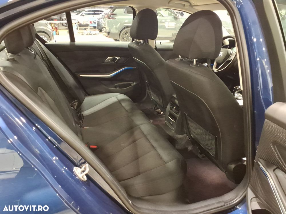 BMW Seria 3 330e Aut. Advantage - 7