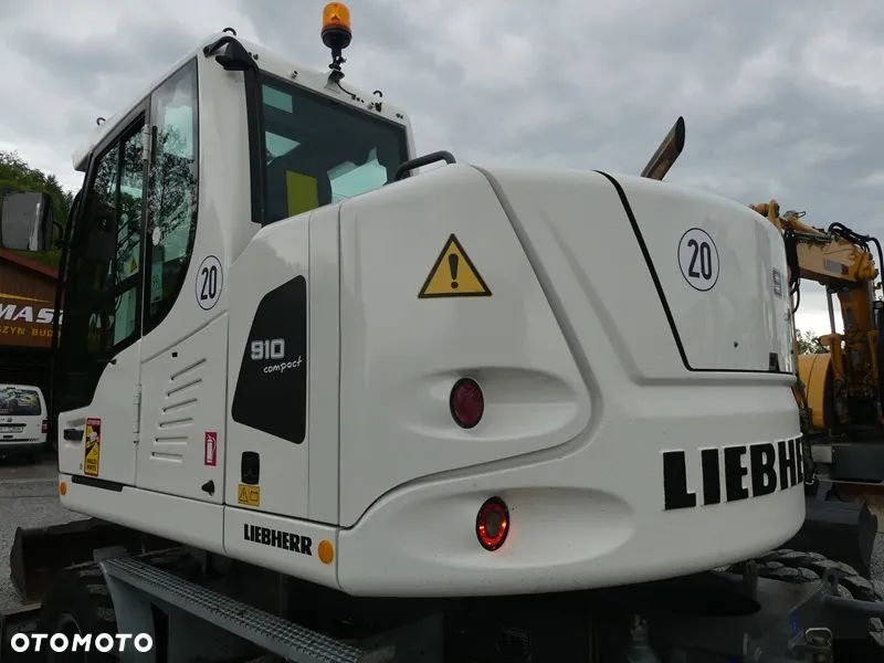 Liebherr A910 Compact / sprowadzona / ładny stan / - 37