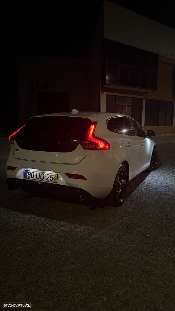 Volvo V40 1.6 D2 R-Design - 2