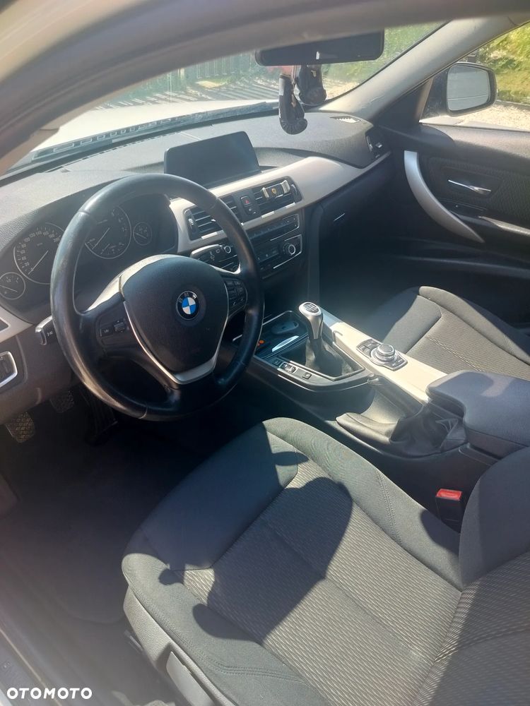 BMW Seria 3 316i - 5