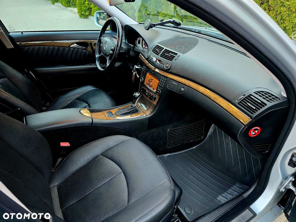 Mercedes-Benz Klasa E 320 CDI 7G-TRONIC Avantgarde BusinessEDITION - 27