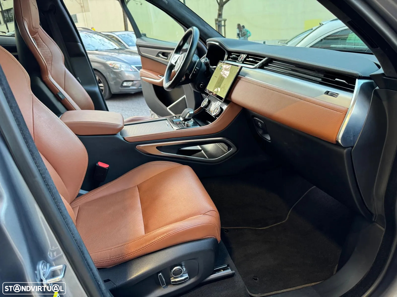 Jaguar F-Pace 2.0 P400e AWD R-Dynamic HSE - 24