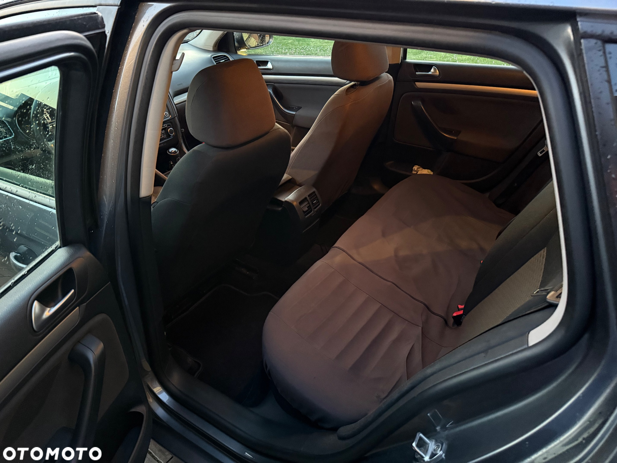 Volkswagen Golf VI 1.6 TDI BlueMot Comfortline - 24