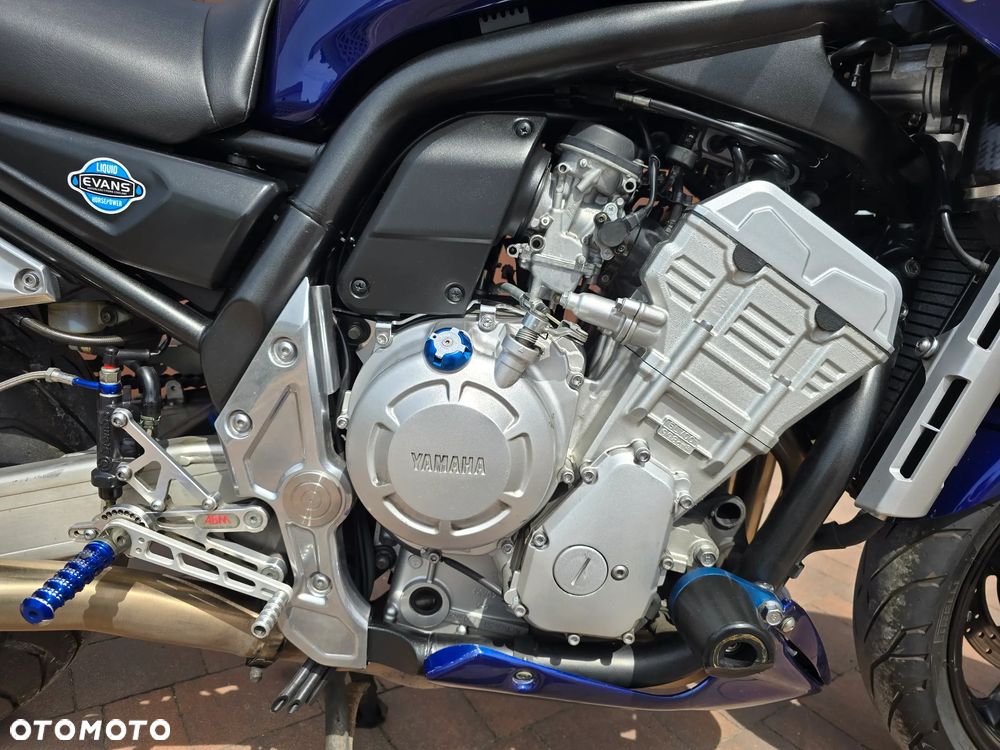 Yamaha FZS - 8