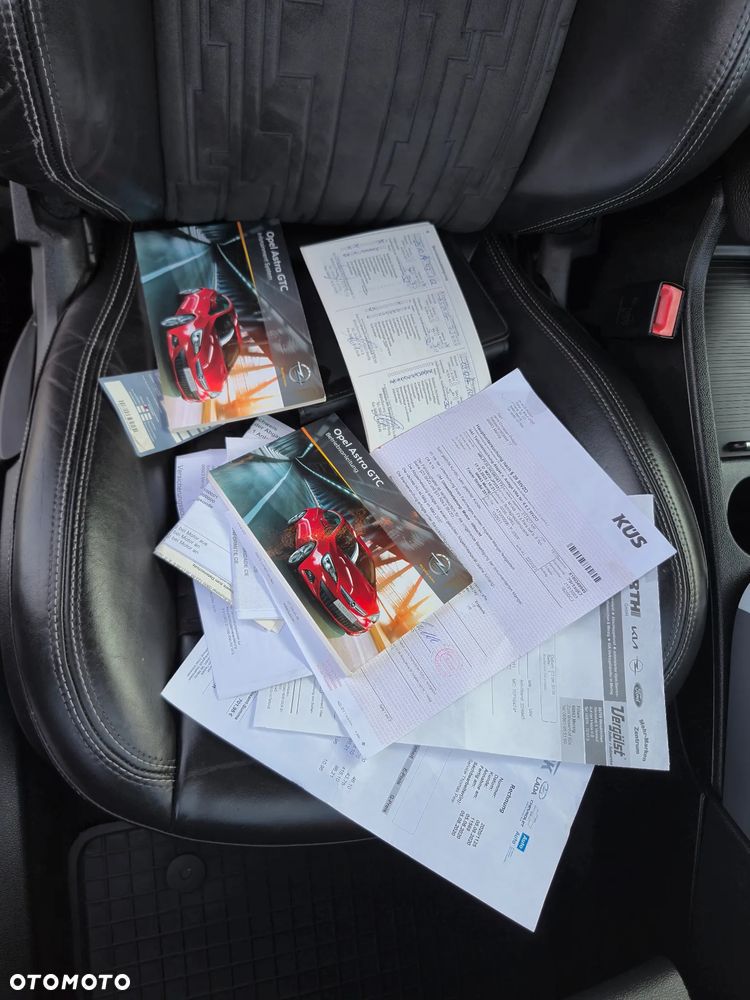 Opel Astra 1.6 Turbo Sport - 31