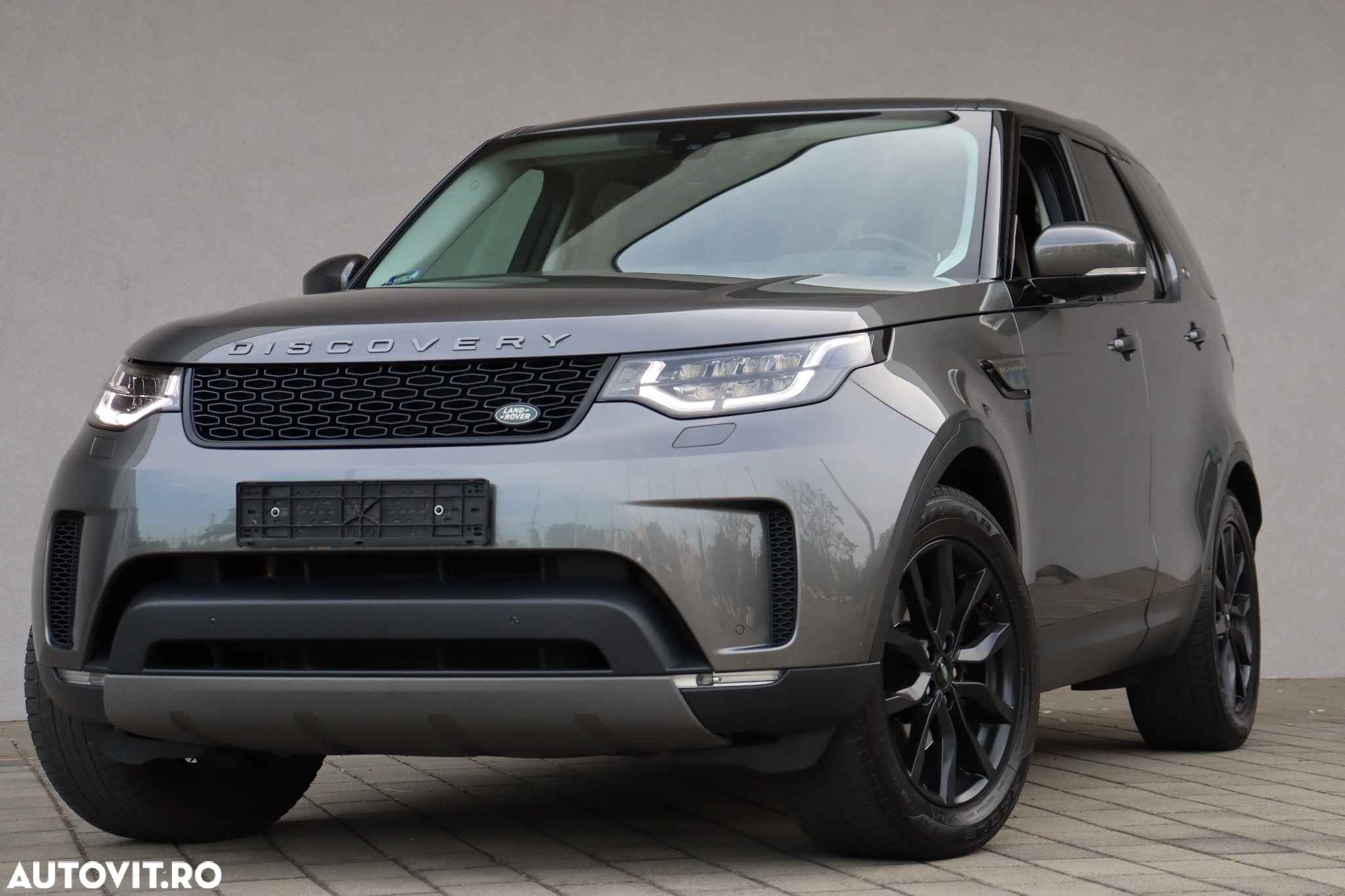 Land Rover Discovery 3.0 L TD6 HSE - 8