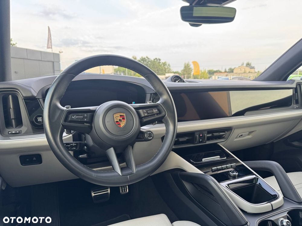 Porsche Cayenne - 17