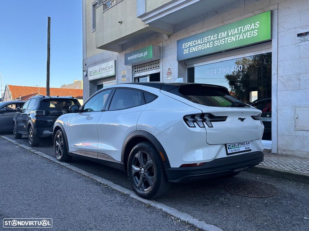 Ford Mustang Mach-E - 10