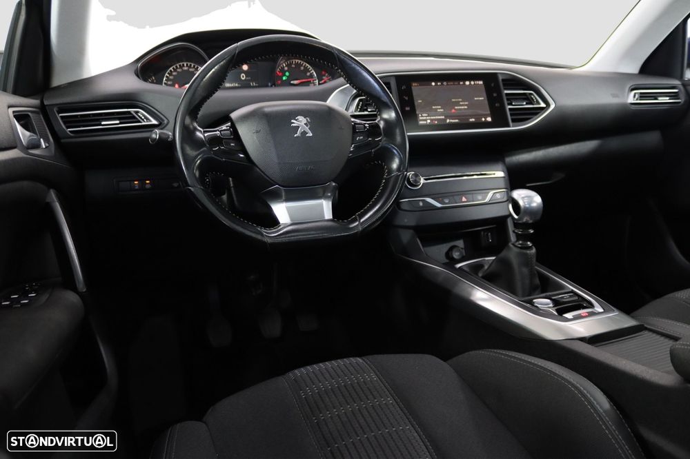 Peugeot 308 1.2 PureTech Allure - 4