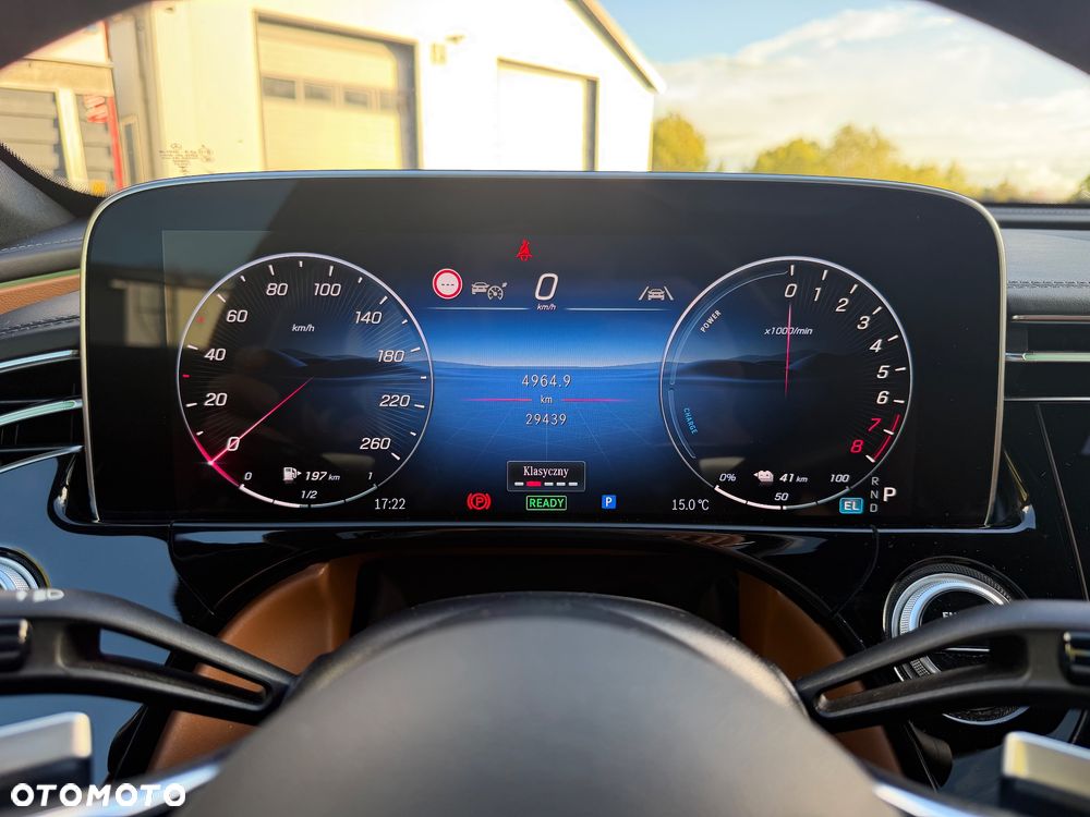 Mercedes-Benz Klasa E 400e 4Matic 9G-TRONIC - 34