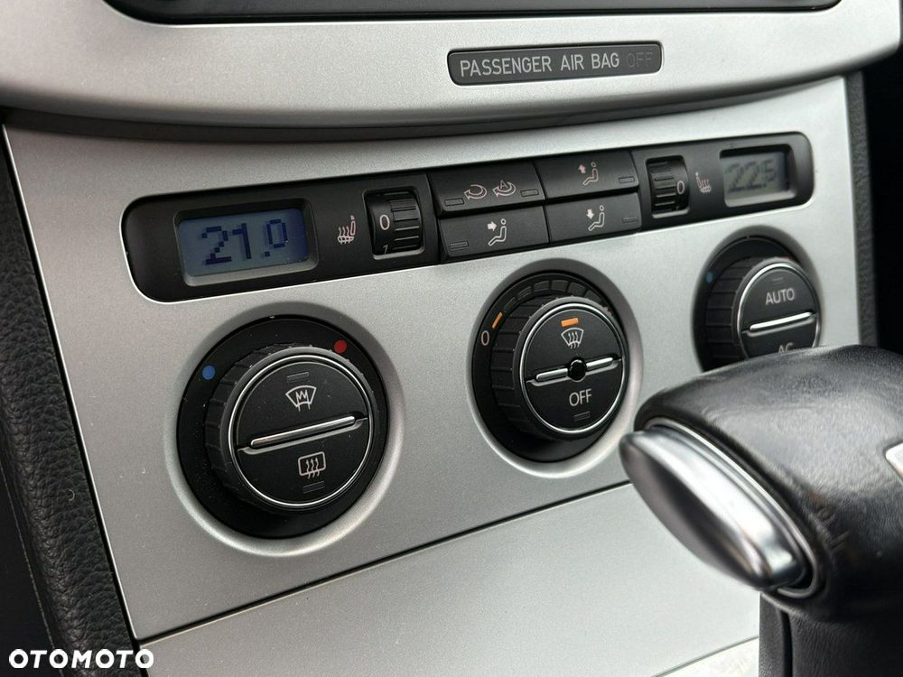 Volkswagen Passat - 30