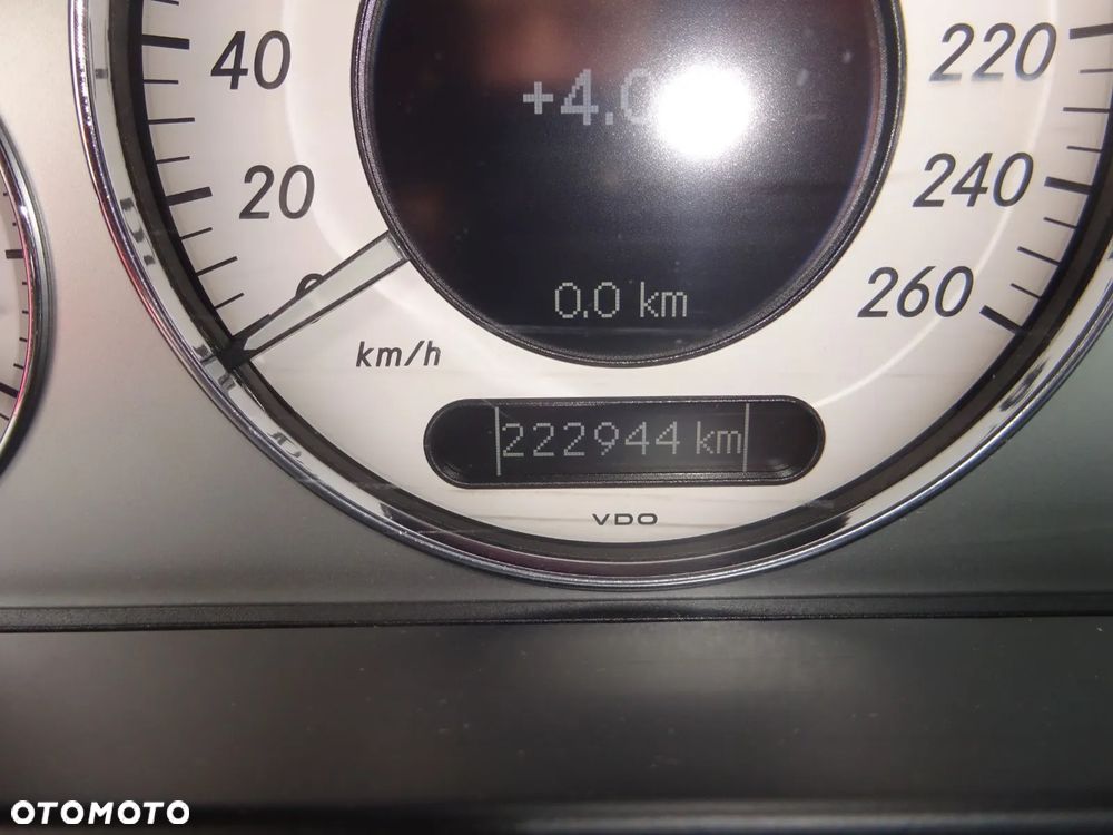 Mercedes-Benz Klasa E 280 CDI 4Matic Automatik Avantgarde DPF - 21