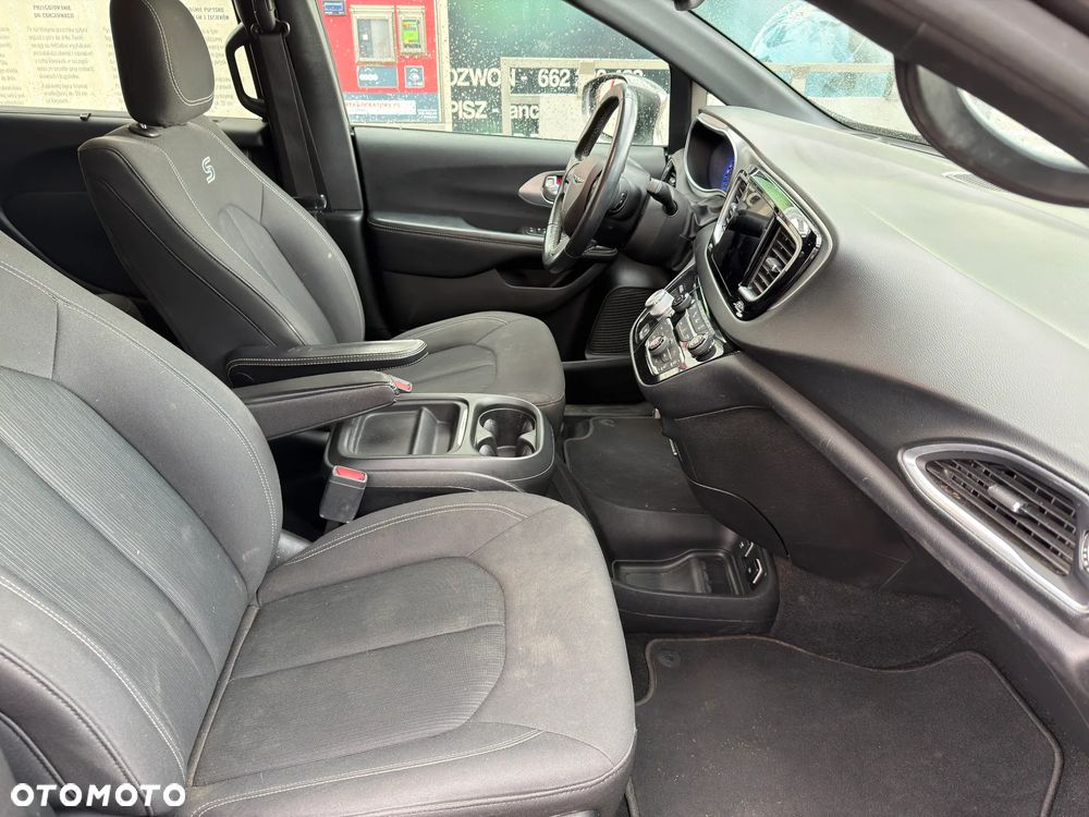 Chrysler Pacifica - 14