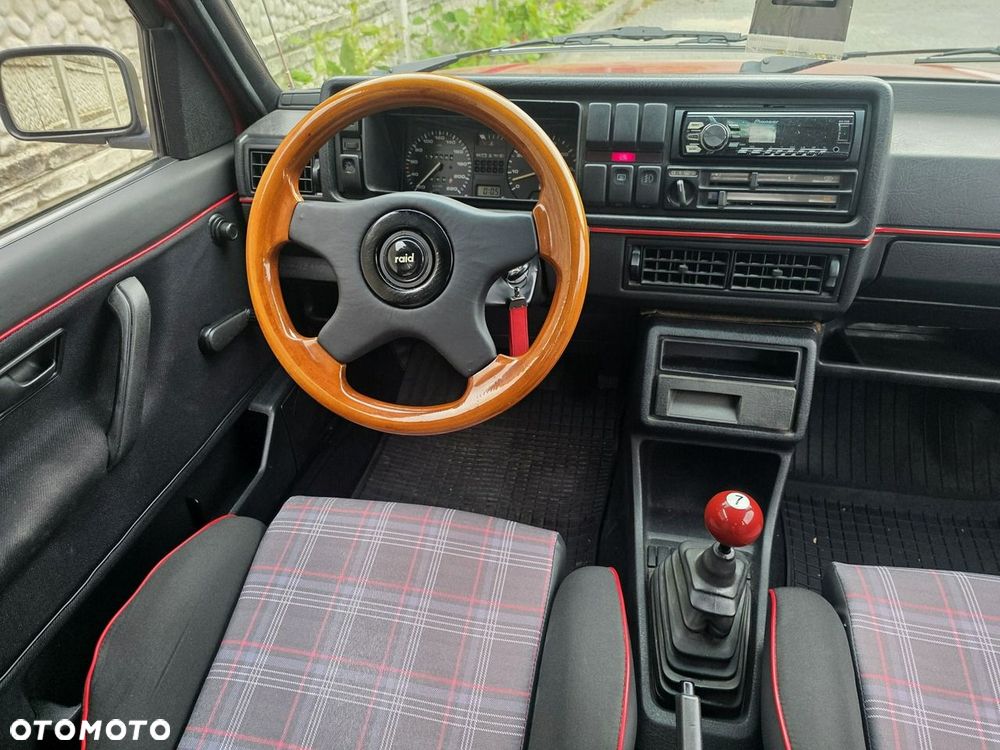 Volkswagen Jetta 1.3 GL - 16