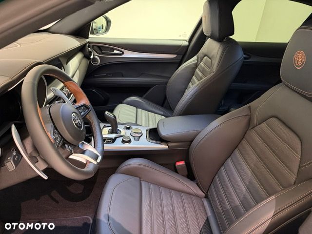 Alfa Romeo Stelvio 2.0 Turbo Intensa Q4 - 12