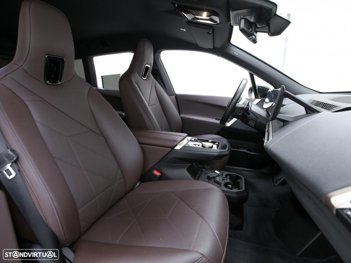 BMW iX xDrive 40 - 13
