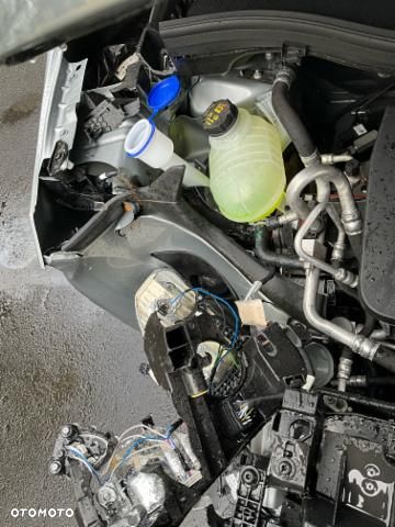 Ford E-Tourneo Courier 54 kWh TITANIUM - 20