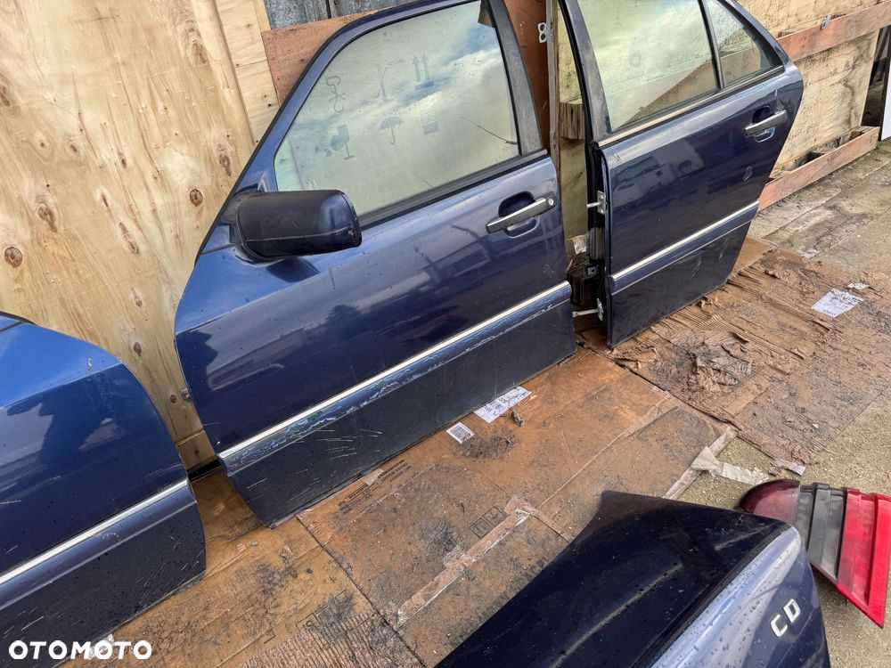 Mercedes c klasa w202 2.2cdi  wszystko kolor 366 chłodnice okular wzmocnienie zderzak przód elegance lampy tył lampy przód drzwi prawe lewe przednie tylne klapa tył tylni klapa bagażnika klapa sedan błotnik prawy lewy przedni maska - 13
