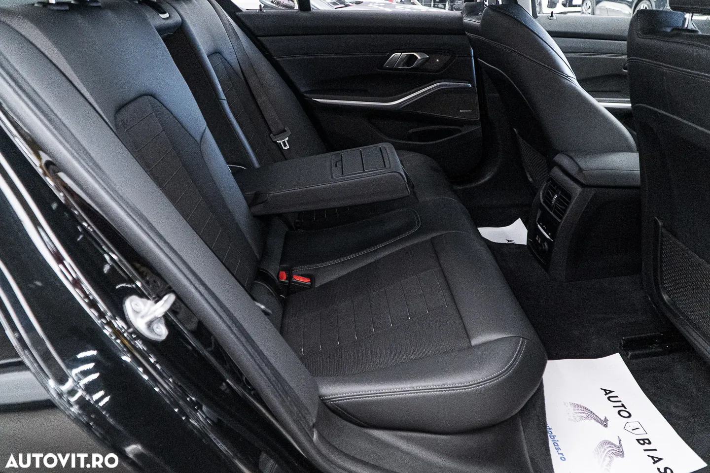 BMW Seria 3 318d Aut. Sport Line - 8