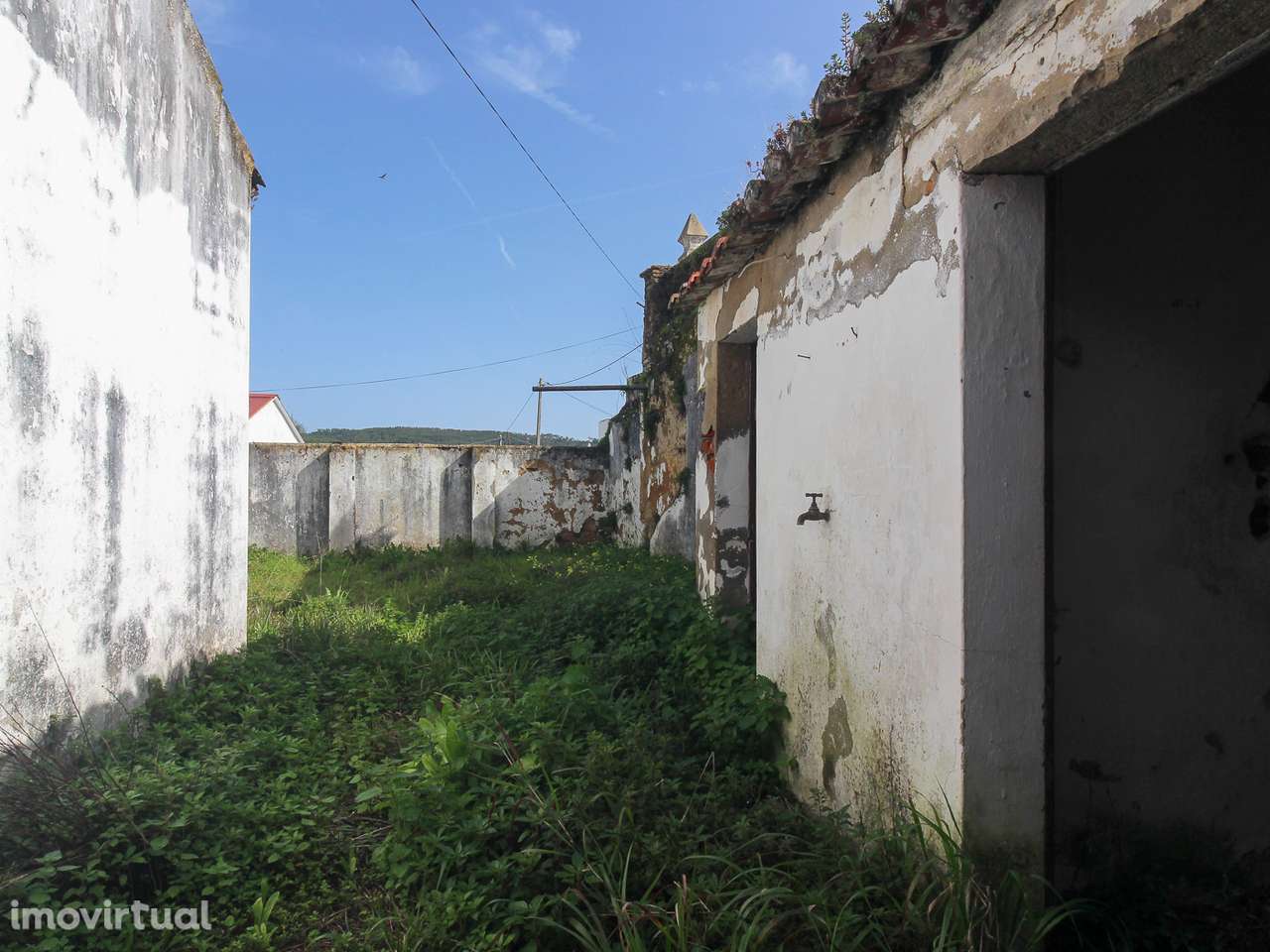 Moradia Térrea com Quintal para Reconstruir - Grande imagem: 4/19