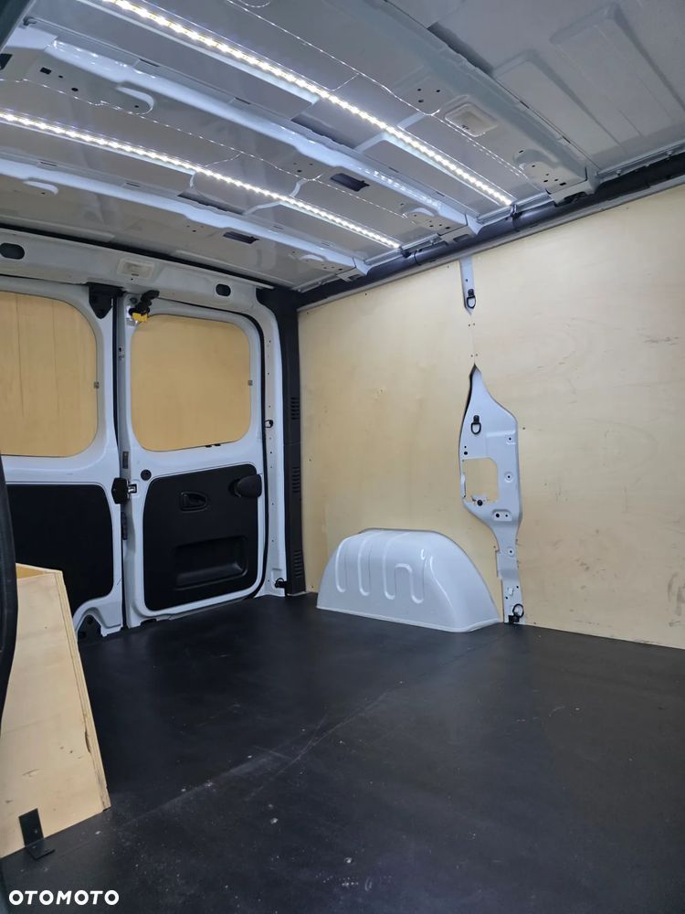 Renault TRAFIC - 24