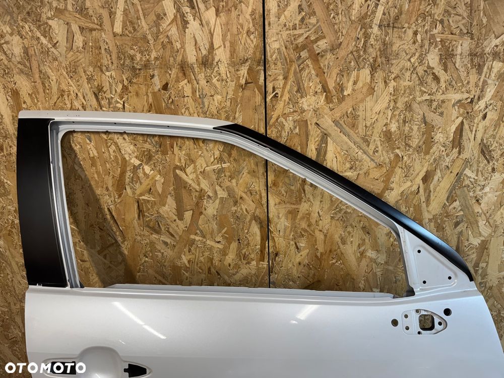 Przednie prawe tylne prawe drzwi przedni prawy błotnik Toyota yaris cross biała perła - 7