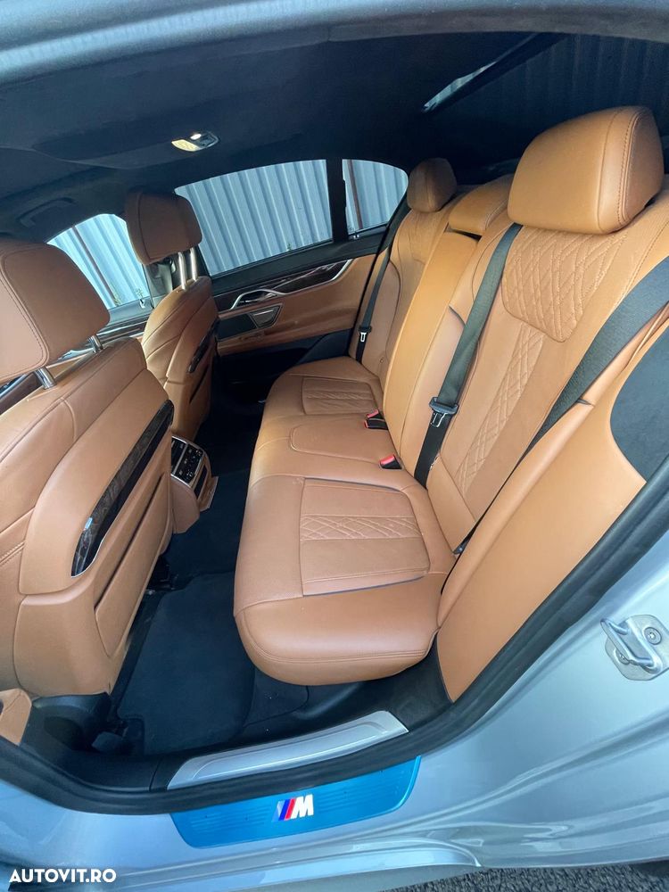 BMW Seria 7 750i xDrive - 7
