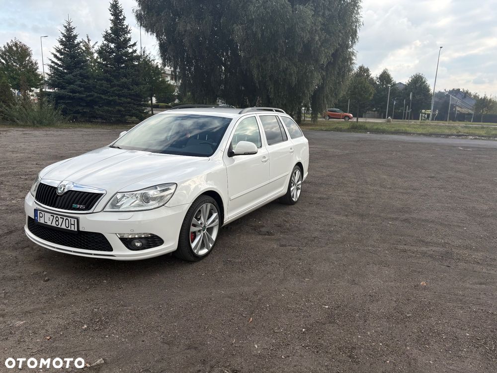 Skoda Octavia Combi 2.0 TDI CR DPF DSG RS - 18
