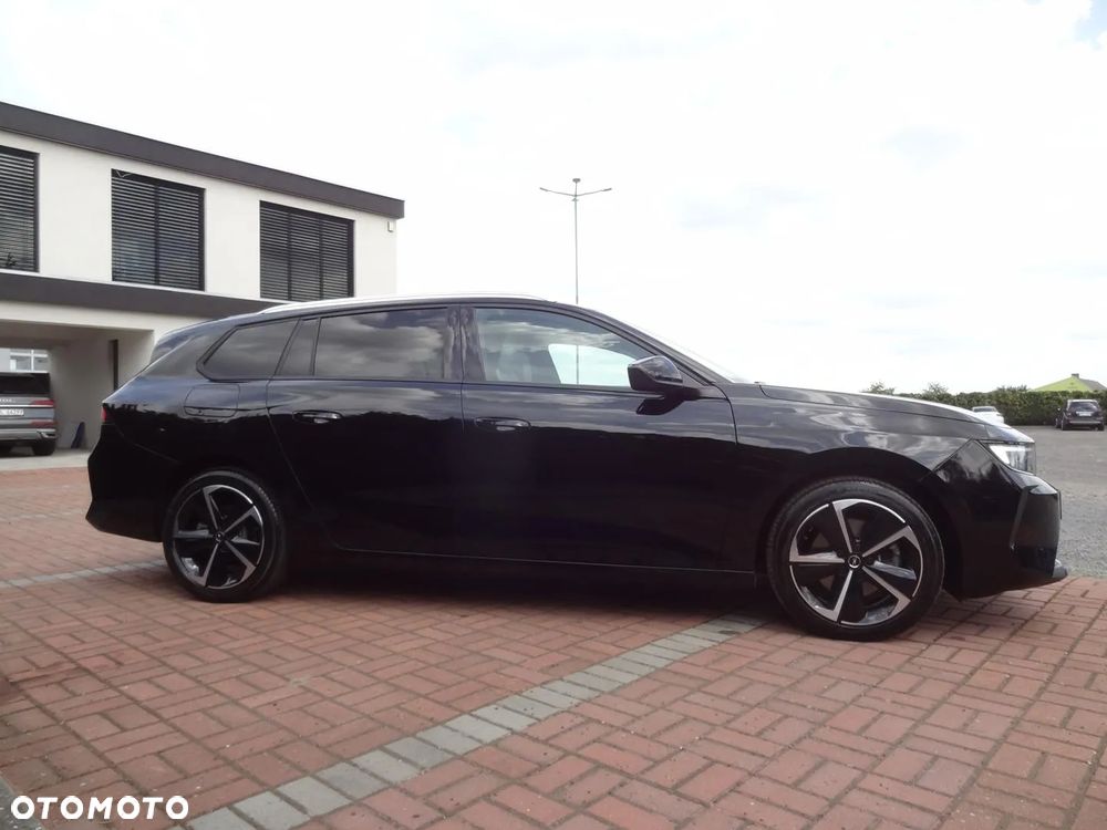 Opel Astra 1.5 D Automatik Elegance - 4