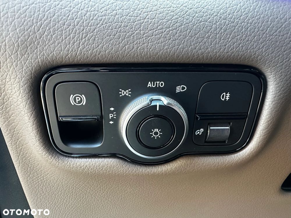 Mercedes-Benz Klasa V 300 d 4-Matic 9G-Tronic Exclusive (d³ugi) - 13