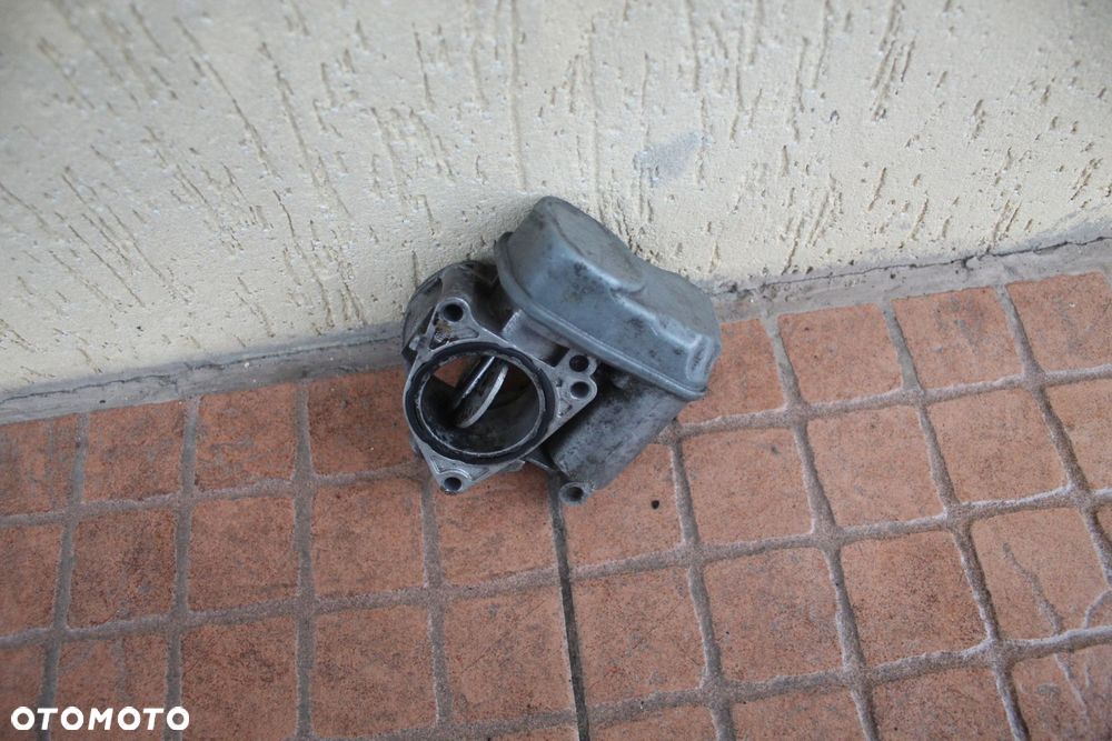 PRZEPUSTNICA VW PASSAT B6 2.0 TDI 03G128063B - 1