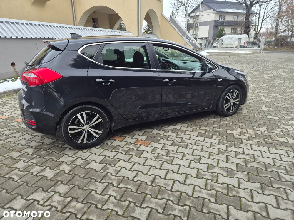 Kia Ceed 1.6 GDI ISG Platinum Edition - 4