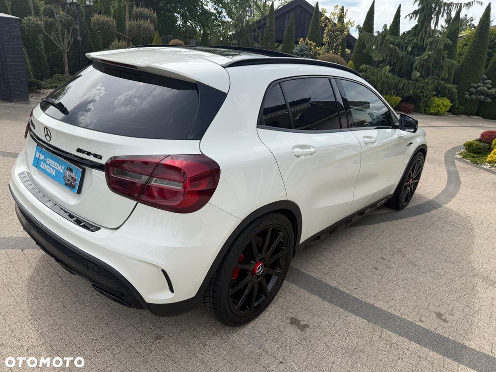 Mercedes-Benz GLA 45 AMG 4Matic 7G-DCT - 14