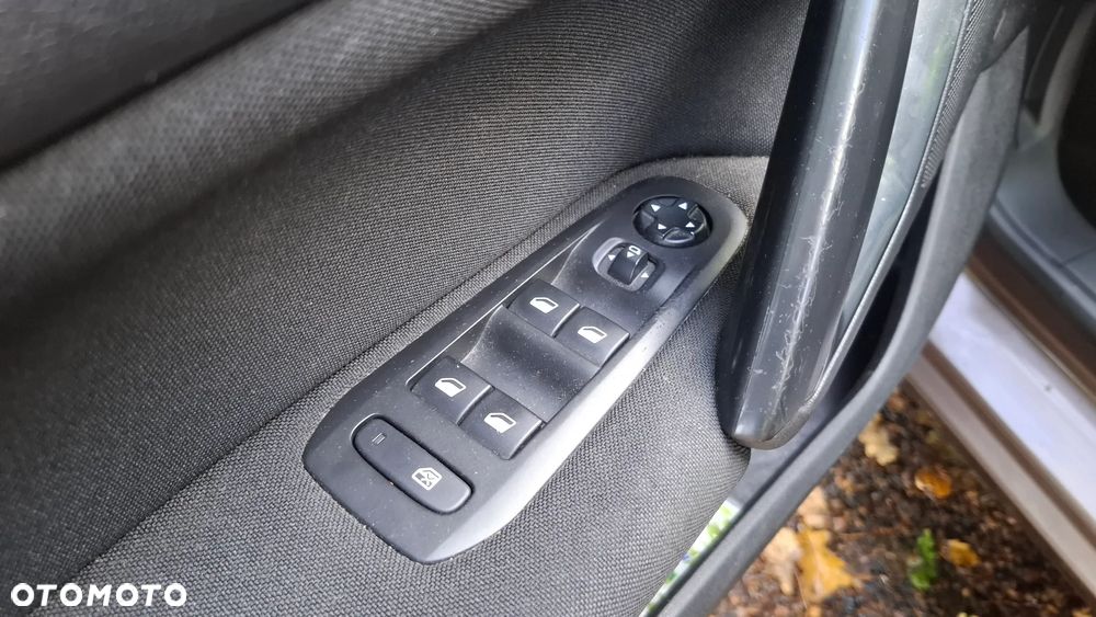 Peugeot 308 SW e-HDi FAP 115 Stop&Start Allure - 18
