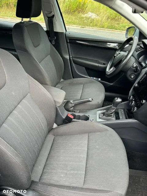 Skoda Octavia 1.6 TDI SCR Style DSG - 10