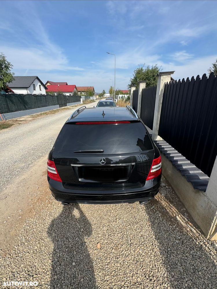 Mercedes-Benz C 2010 photo 3