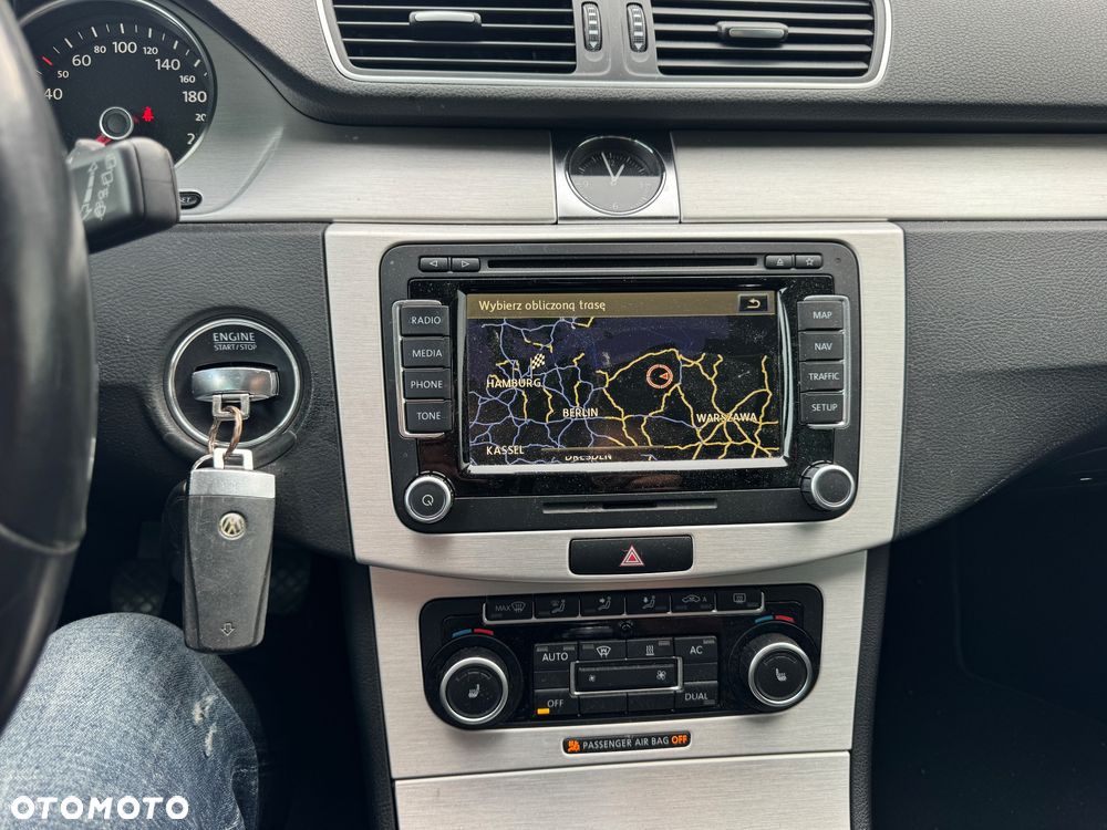 Volkswagen Passat 2.0 TDI DPF Sportline - 8