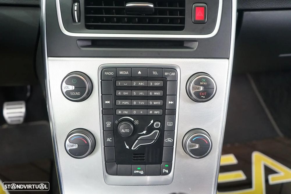 Volvo V60 1.6 D2 R-Design - 29