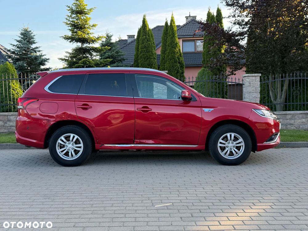 Mitsubishi Outlander Intense + - 7