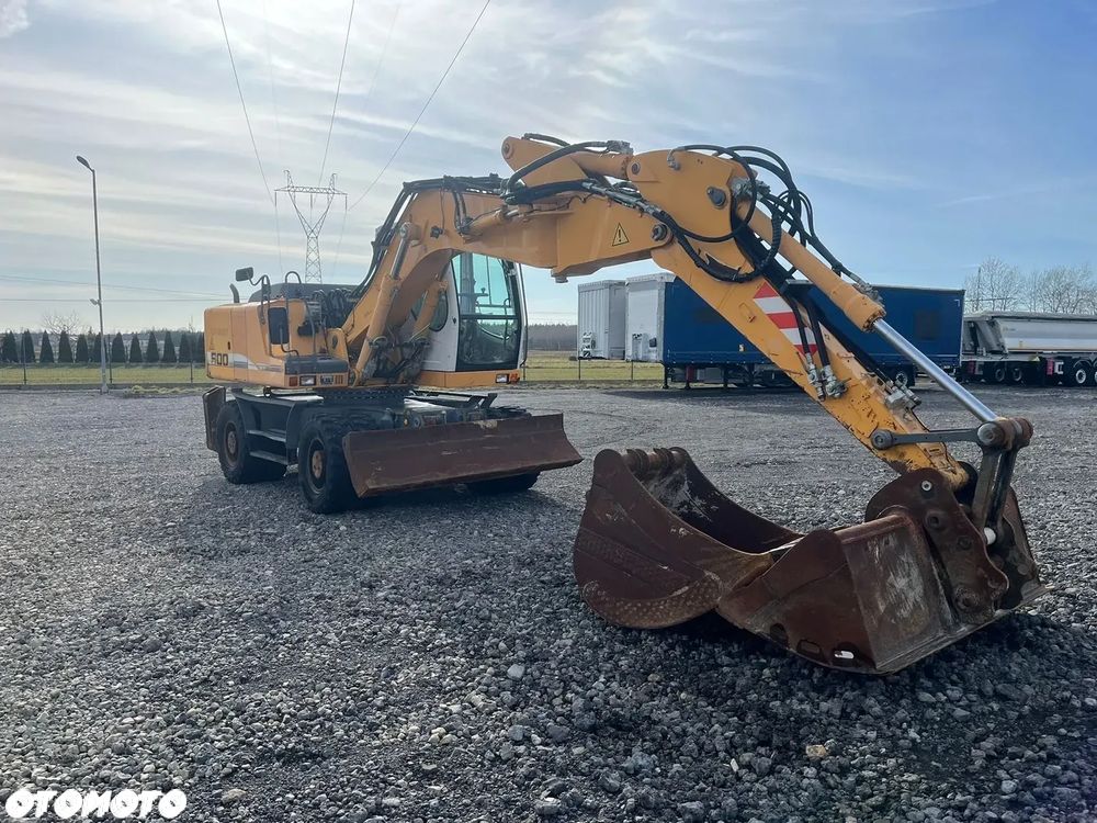 Liebherr A 900 C / 2007 / 10800 godzin / 2 łyżki / pług / podpory ? Import Francja - 2