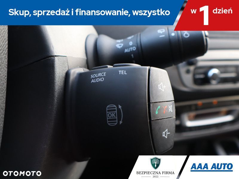 Renault Grand Scenic - 17